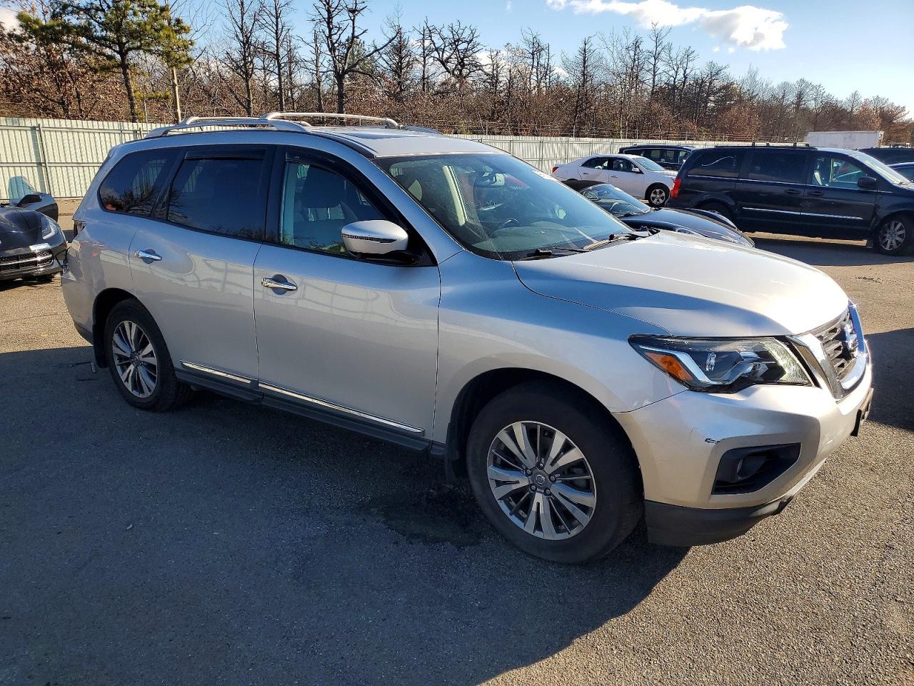 2017 NISSAN PATHFINDER S photo 4
