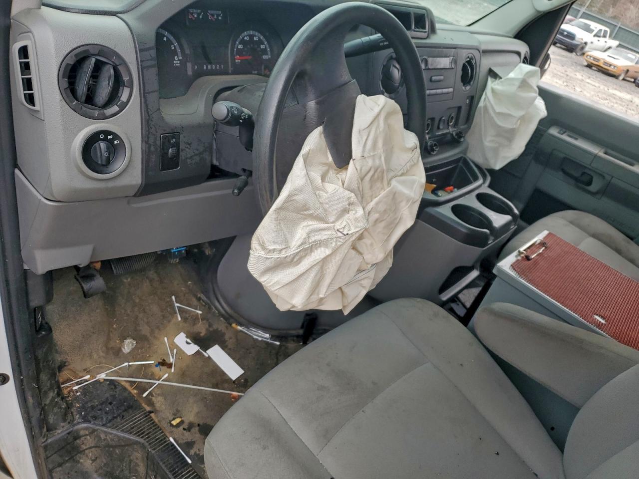 2014 FORD E250 DELIVERY VAN photo 15