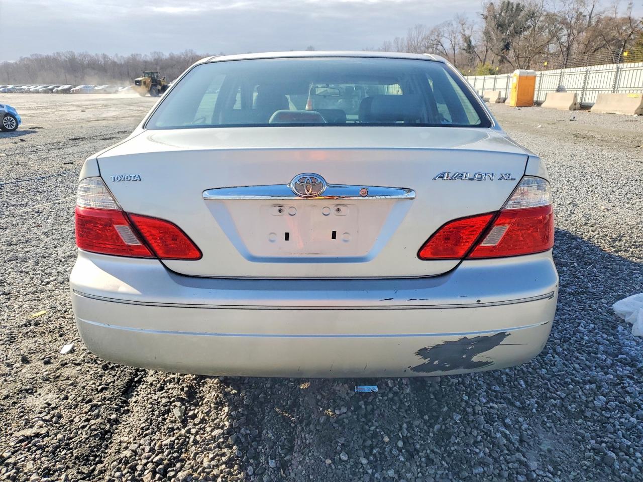 2004 TOYOTA AVALON XL photo 11