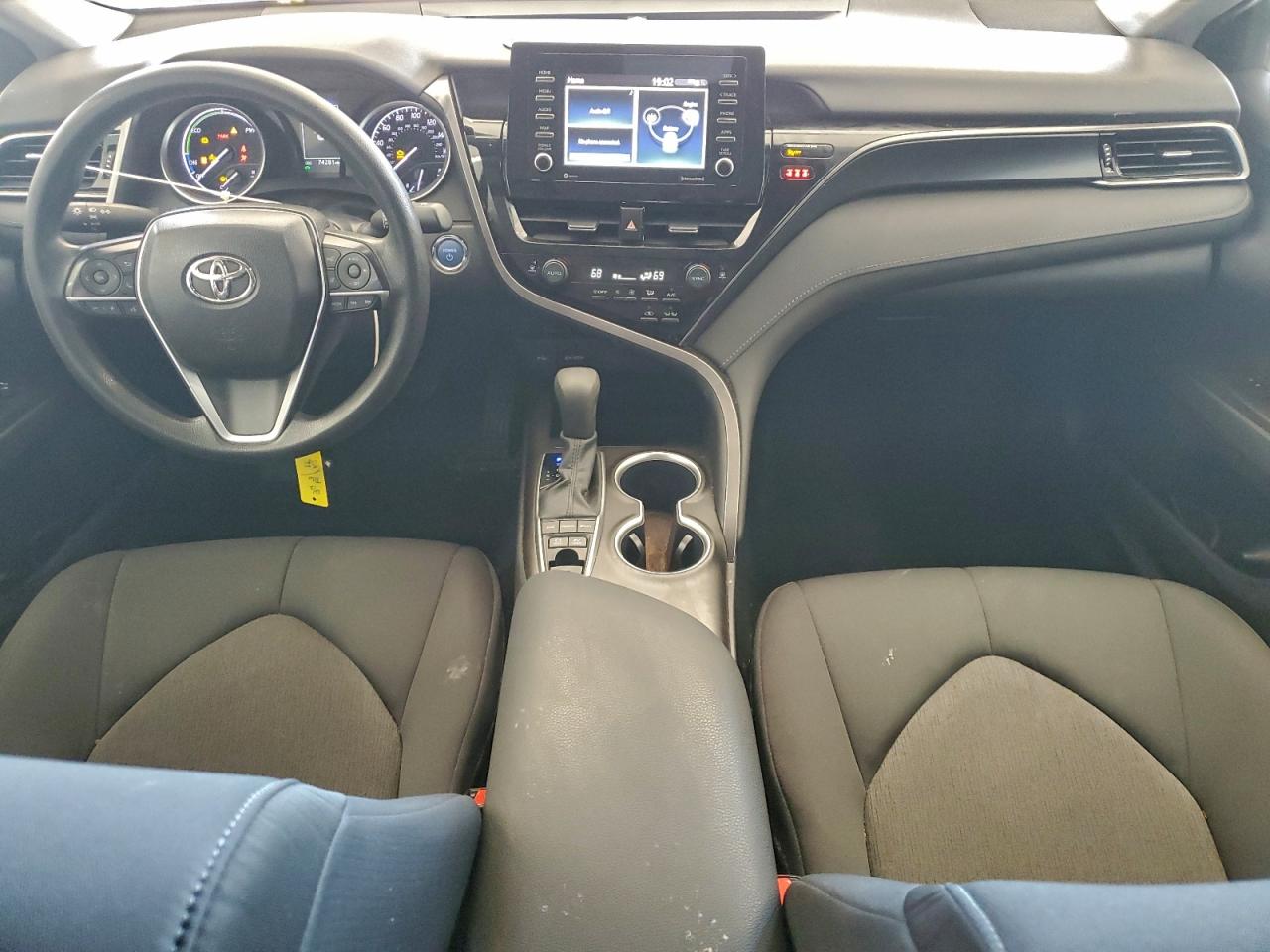 2022 TOYOTA CAMRY LE photo 22