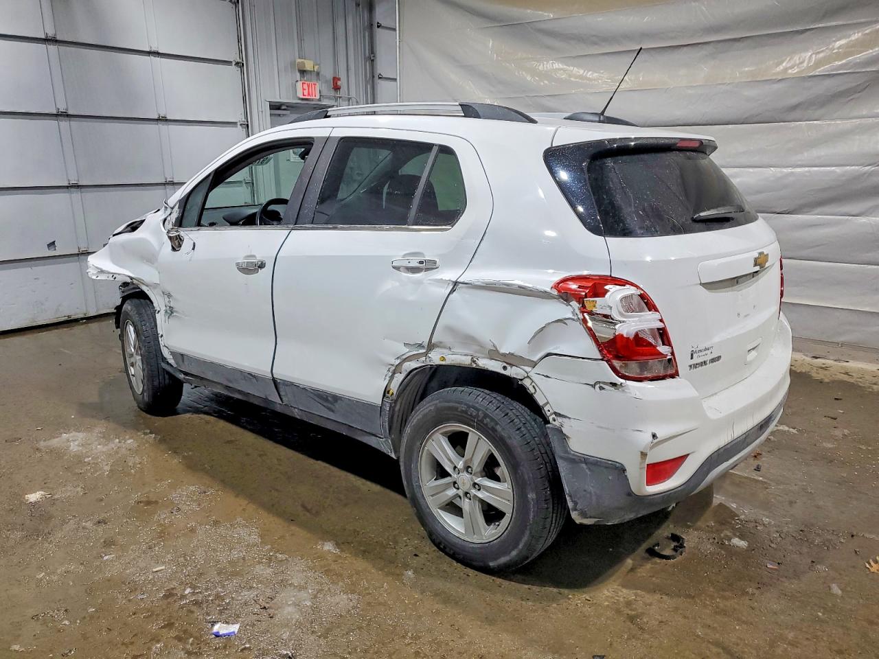 2018 CHEVROLET TRAX 1LT photo 2