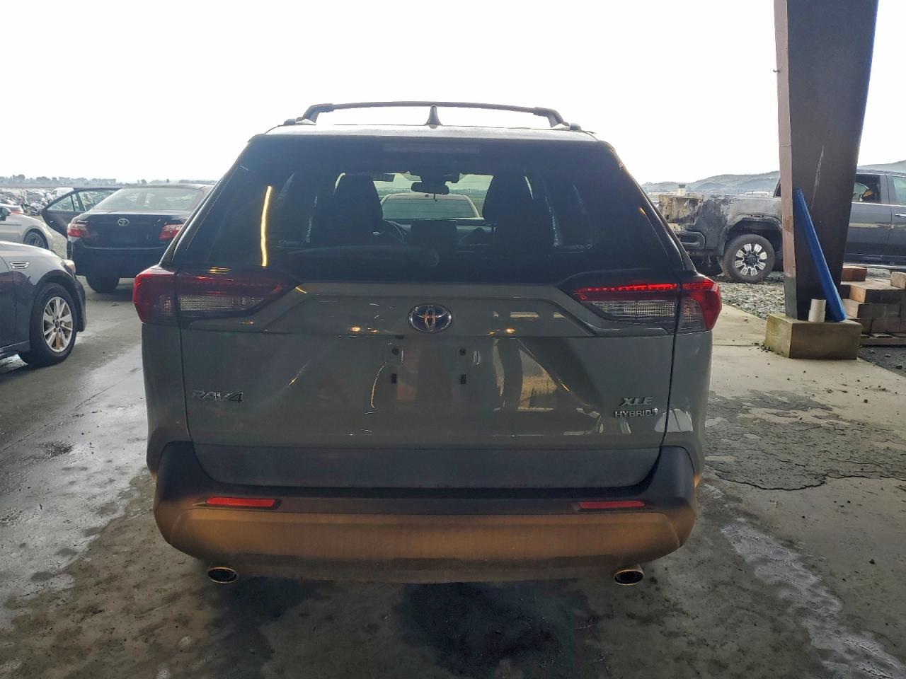 2019 TOYOTA RAV4 XLE photo 6