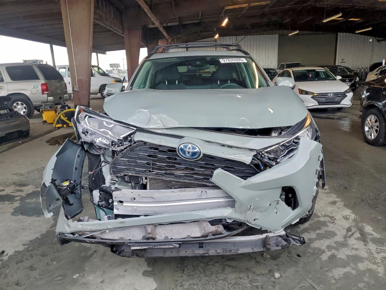 2019 TOYOTA RAV4 XLE photo 5