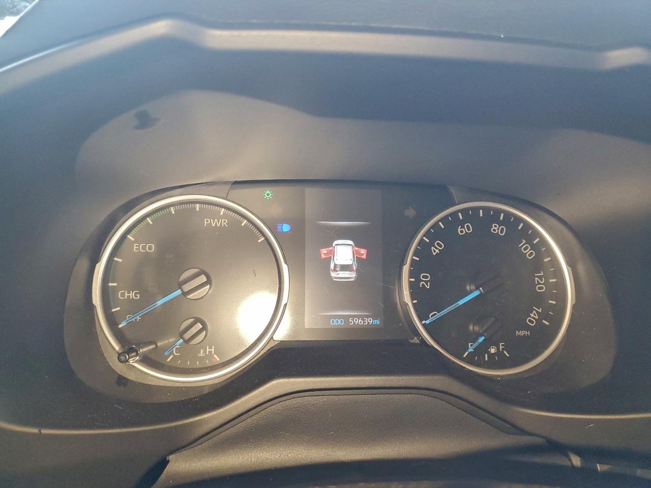 2019 TOYOTA RAV4 XLE photo 9