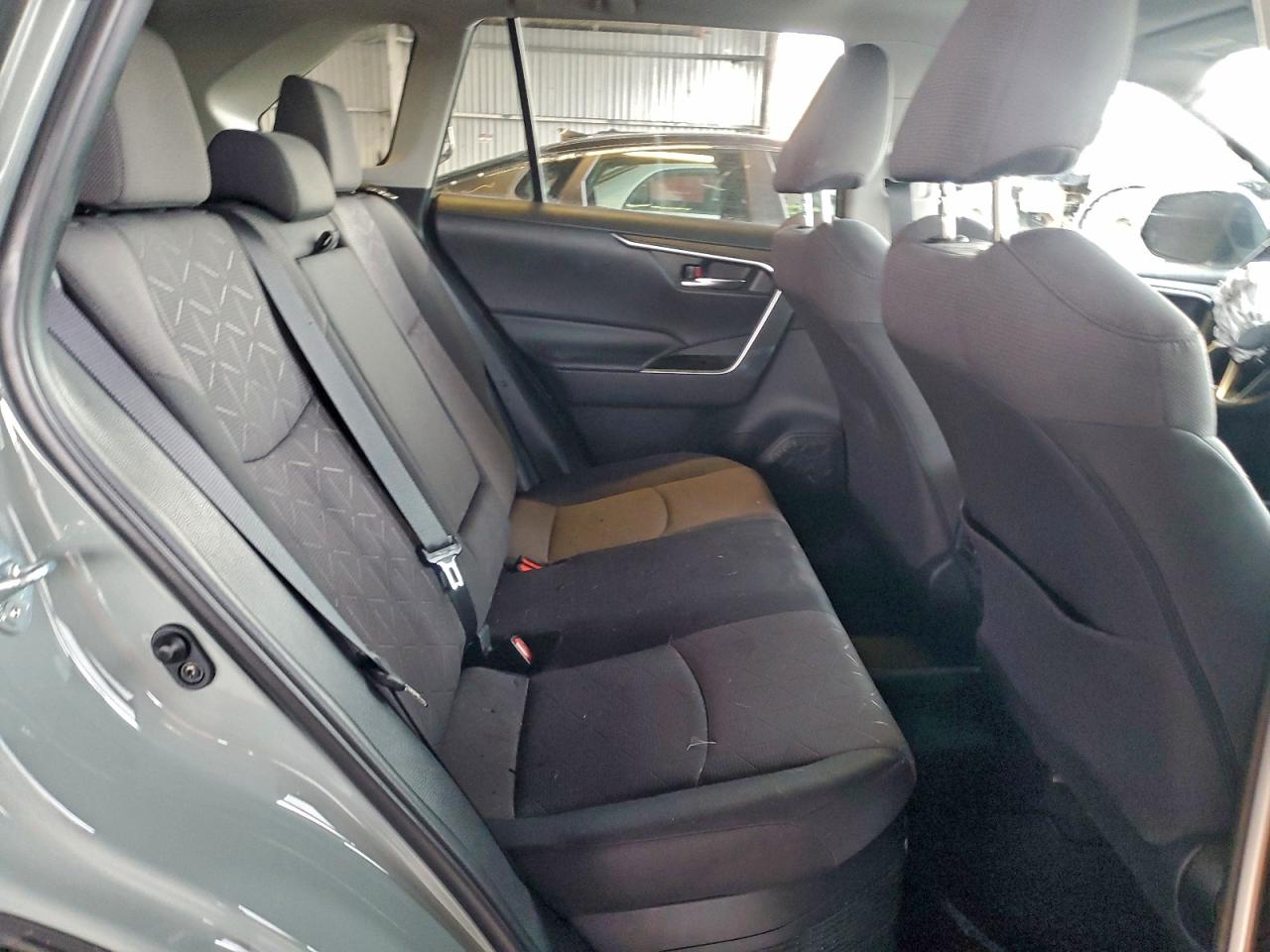 2019 TOYOTA RAV4 XLE photo 11