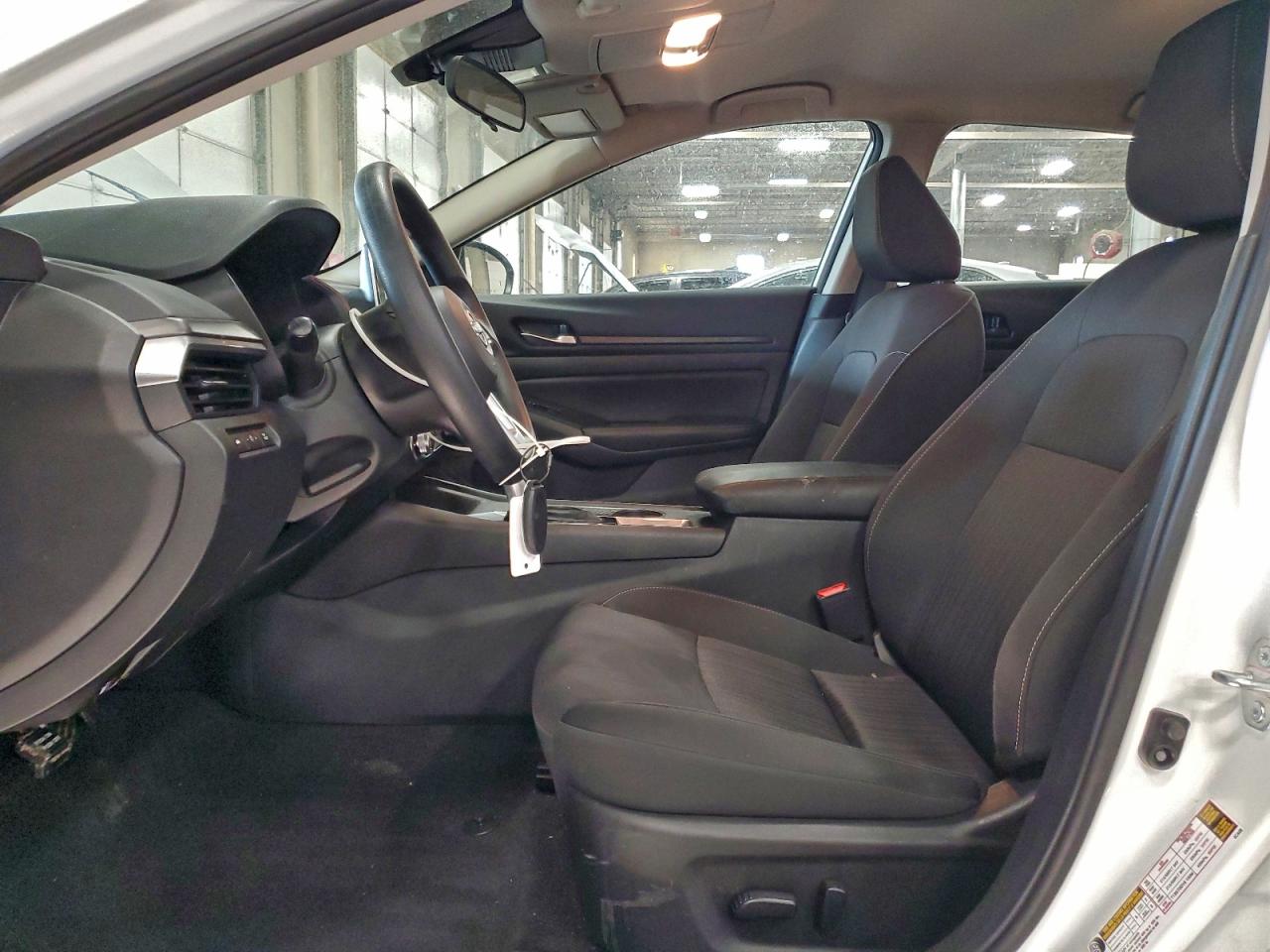 2025 NISSAN ALTIMA SV photo 7