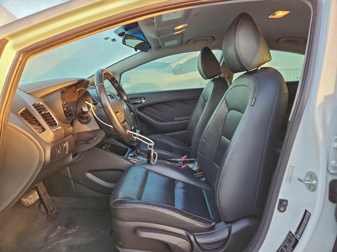 2017 KIA FORTE EX photo 7