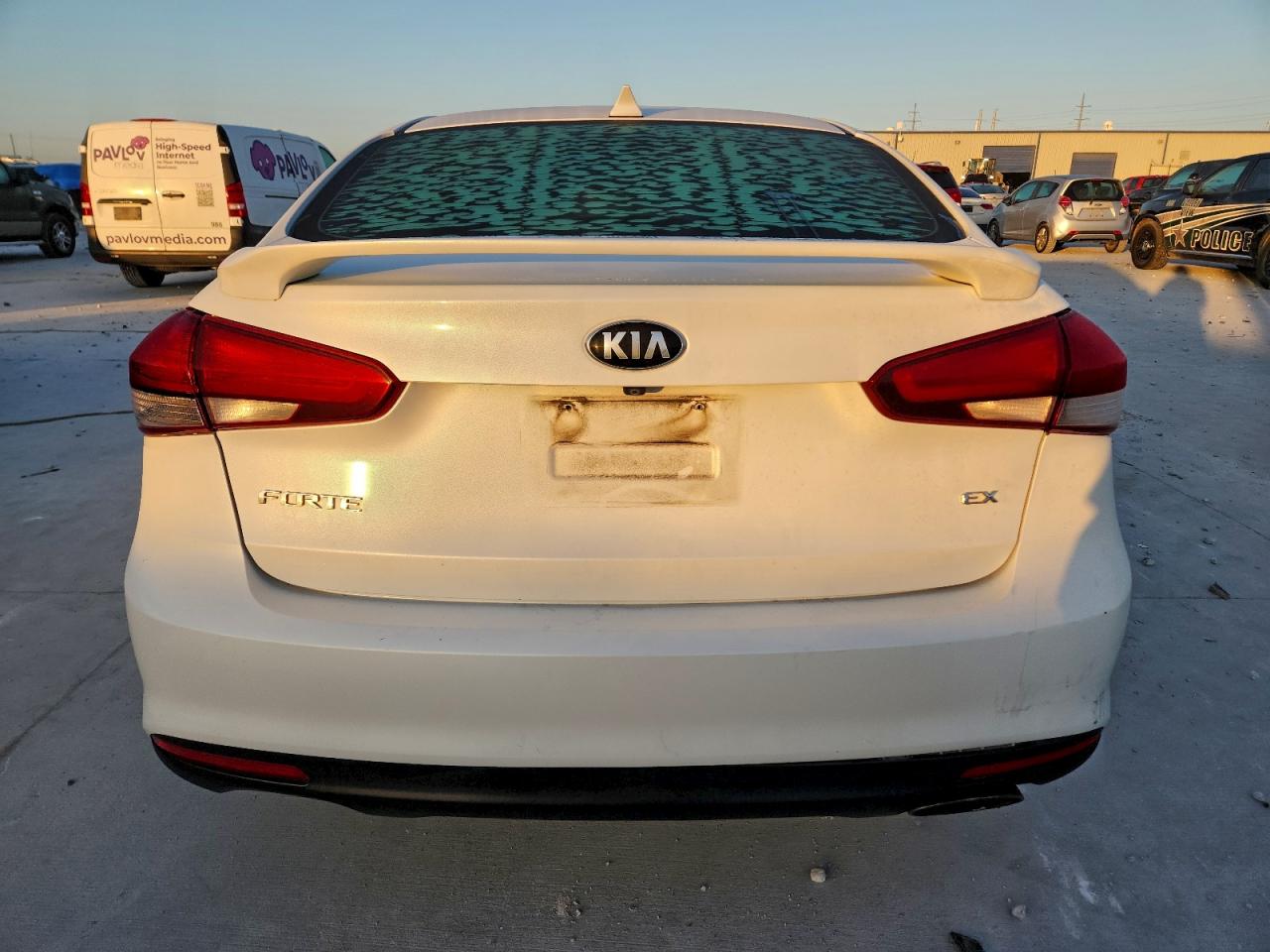2017 KIA FORTE EX photo 6