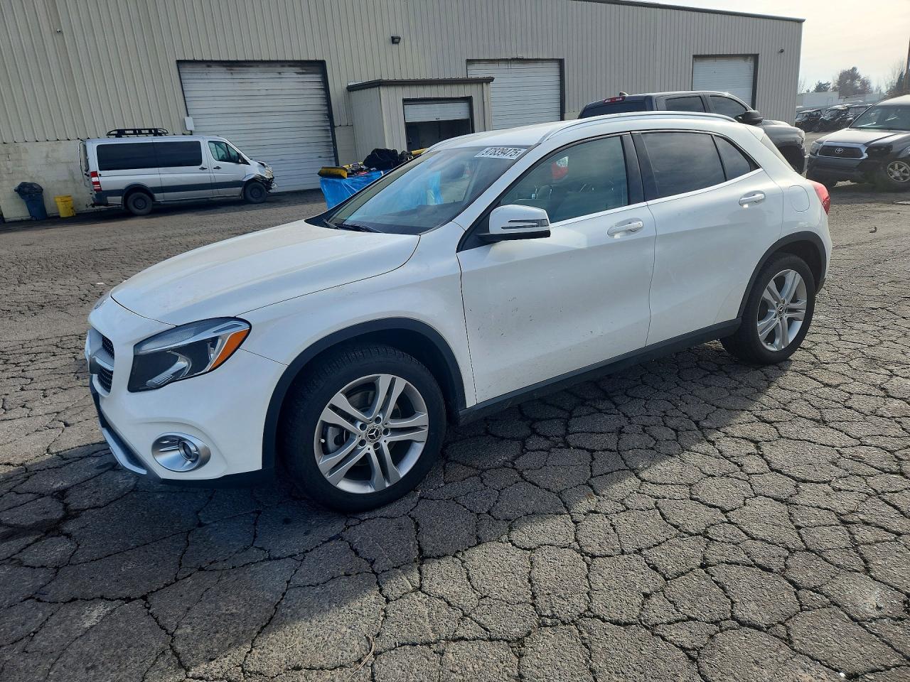 2019 MERCEDES-BENZ GLA