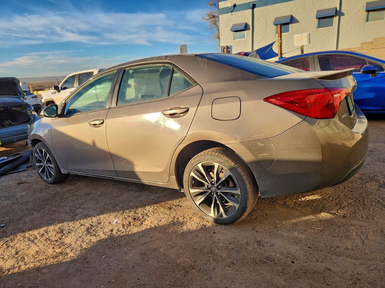 2017 TOYOTA COROLLA L photo 3