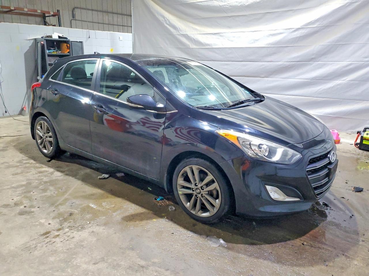 2017 HYUNDAI ELANTRA GT photo 4