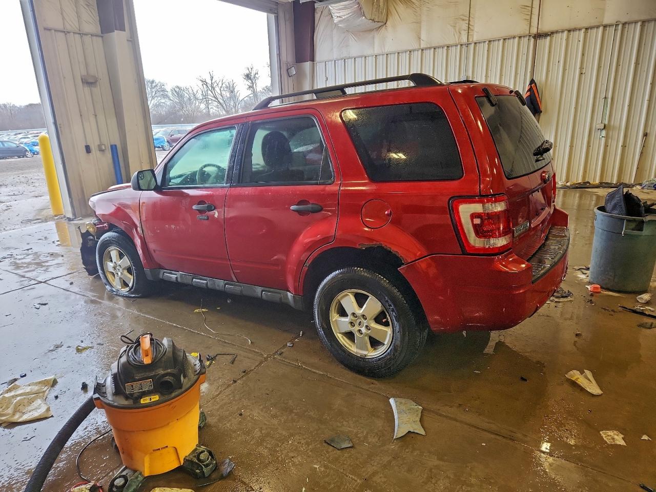 2012 FORD ESCAPE XLT photo 2