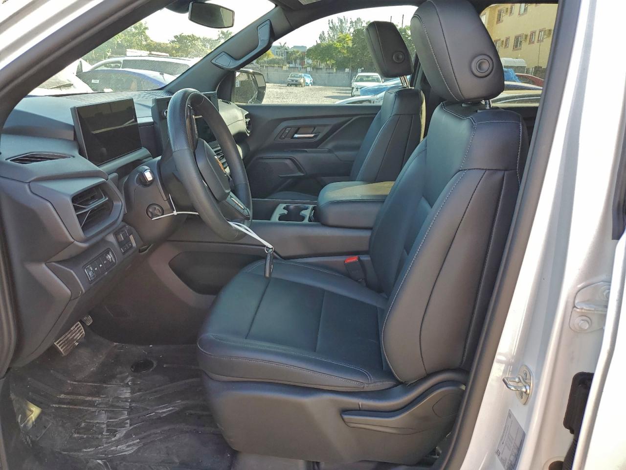 2024 CHEVROLET SILVERADO photo 7