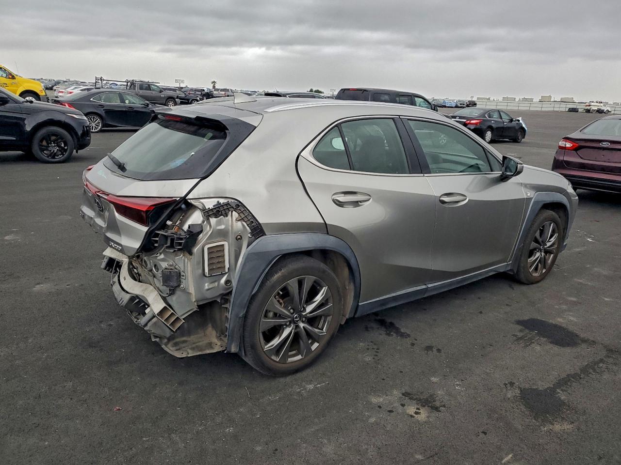 2019 LEXUS UX 200 photo 3