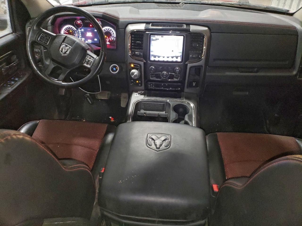 2016 RAM 1500 SPORT photo 8