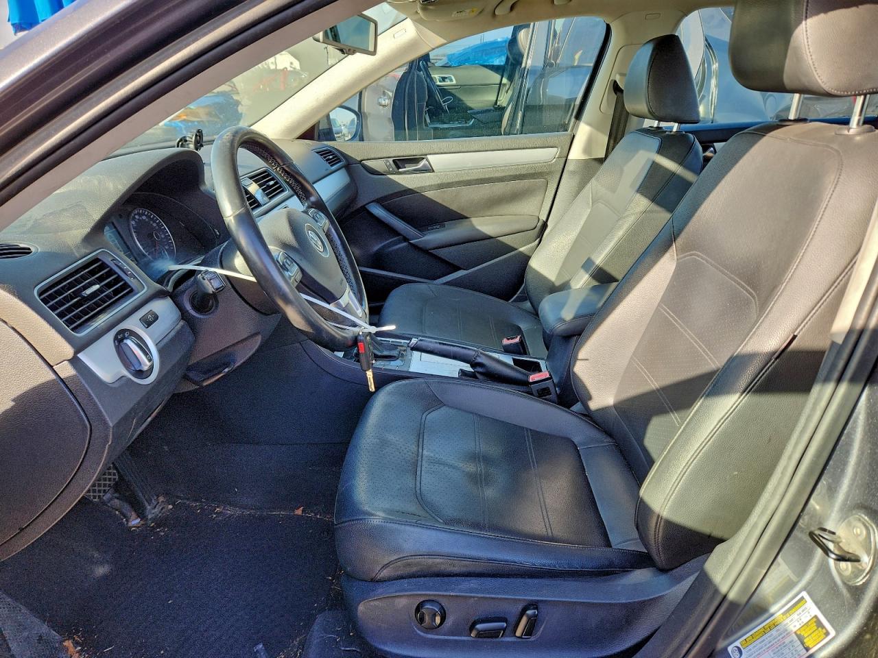 2012 VOLKSWAGEN PASSAT SE photo 7