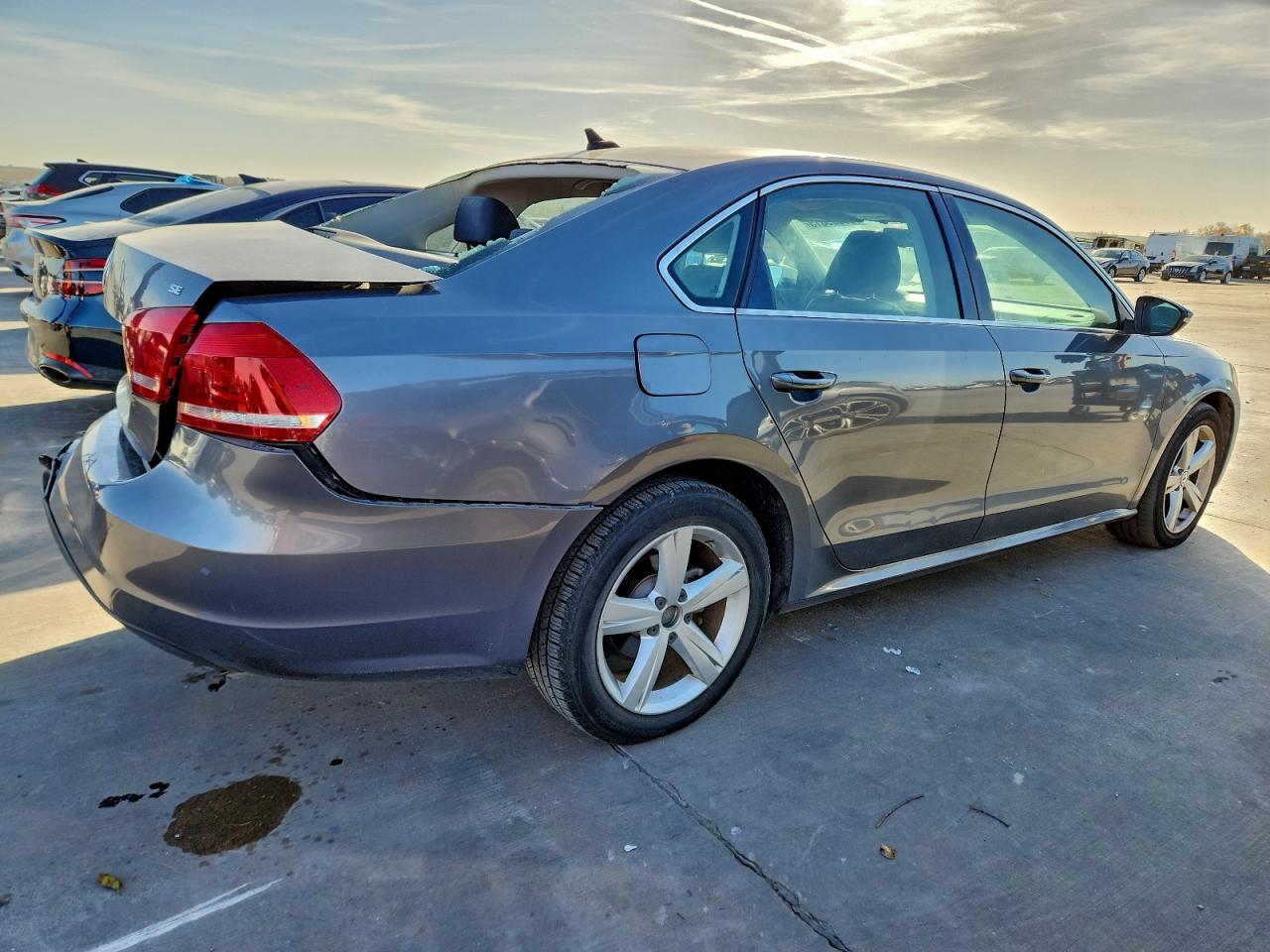2012 VOLKSWAGEN PASSAT SE photo 3