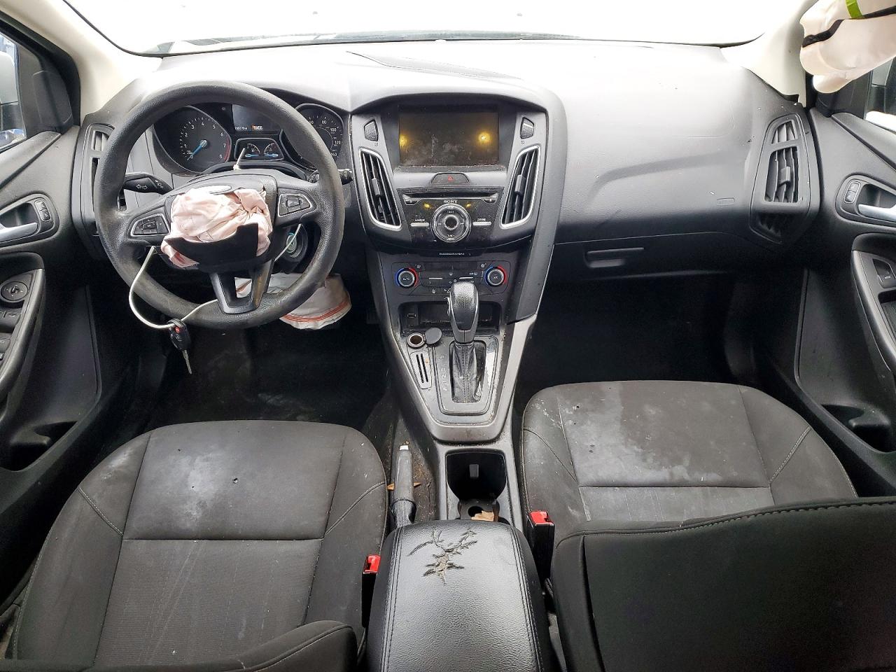 2017 FORD FOCUS SEL photo 8