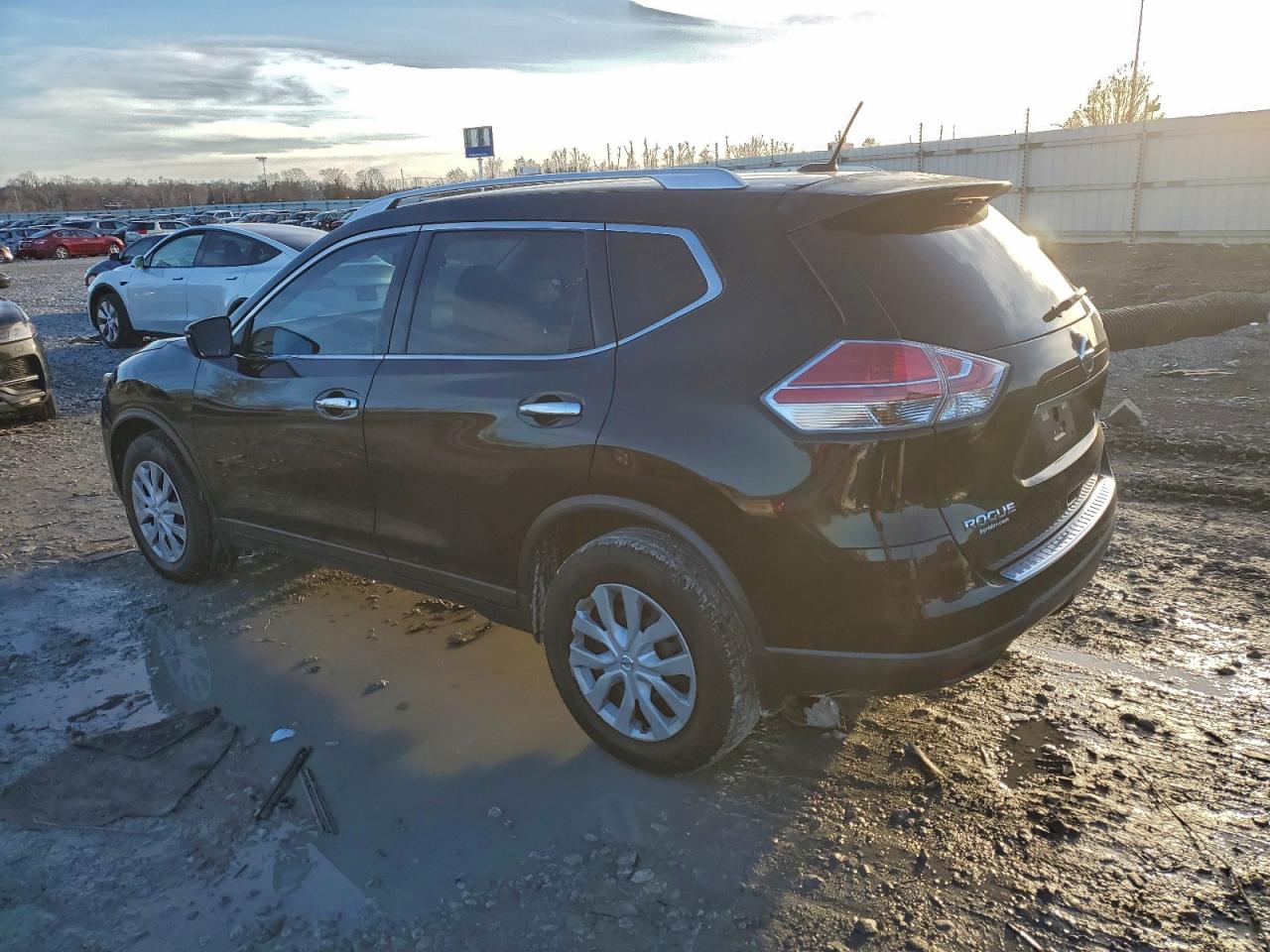 2016 NISSAN ROGUE S photo 2