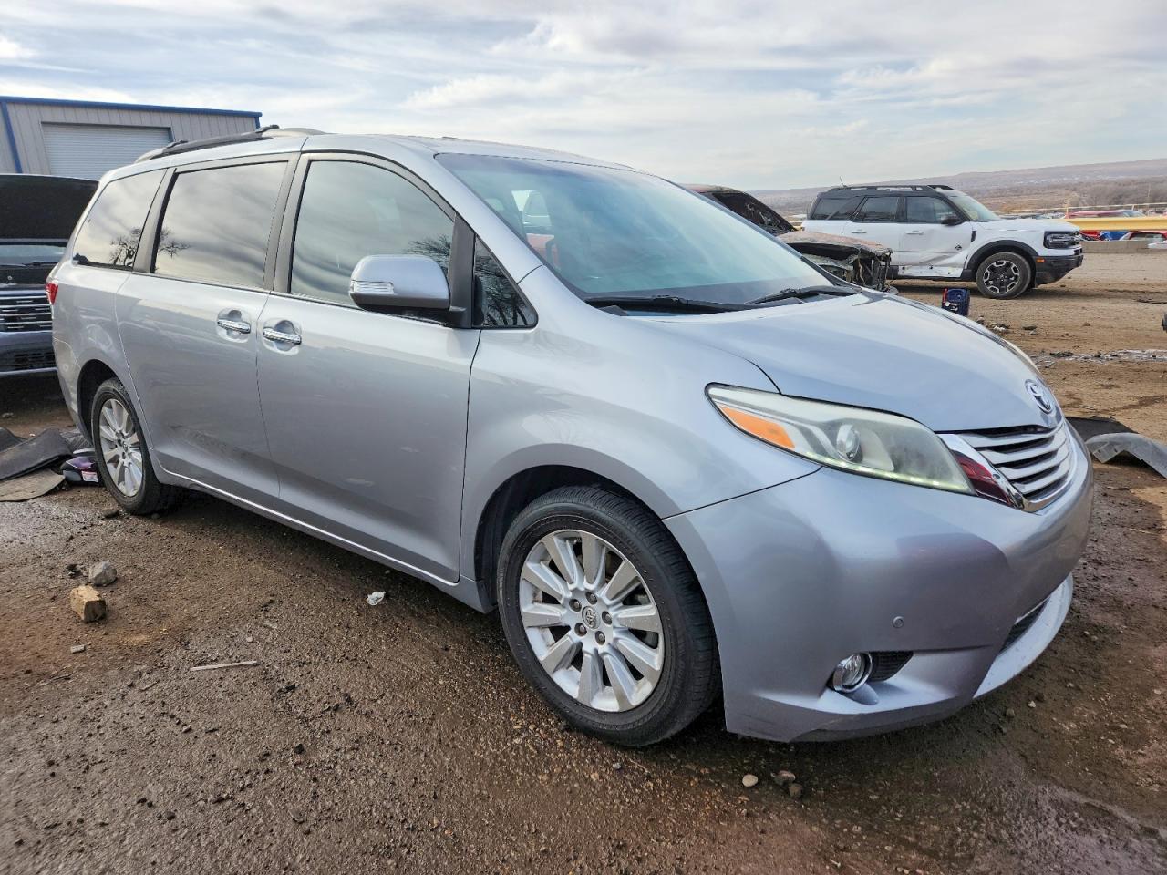 2015 TOYOTA SIENNA LIMITED 7-PASSENGER photo 4