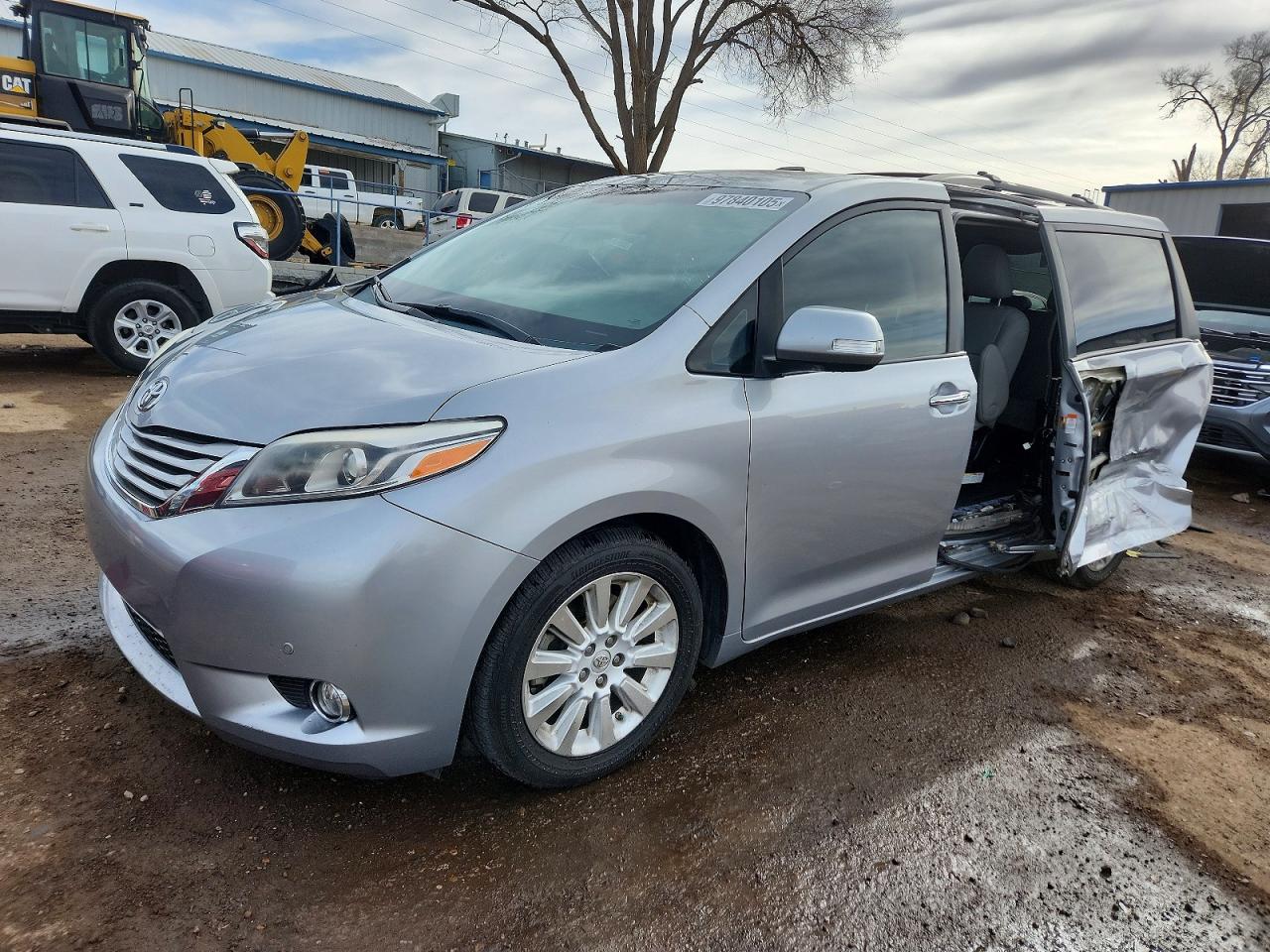 2015 TOYOTA SIENNA