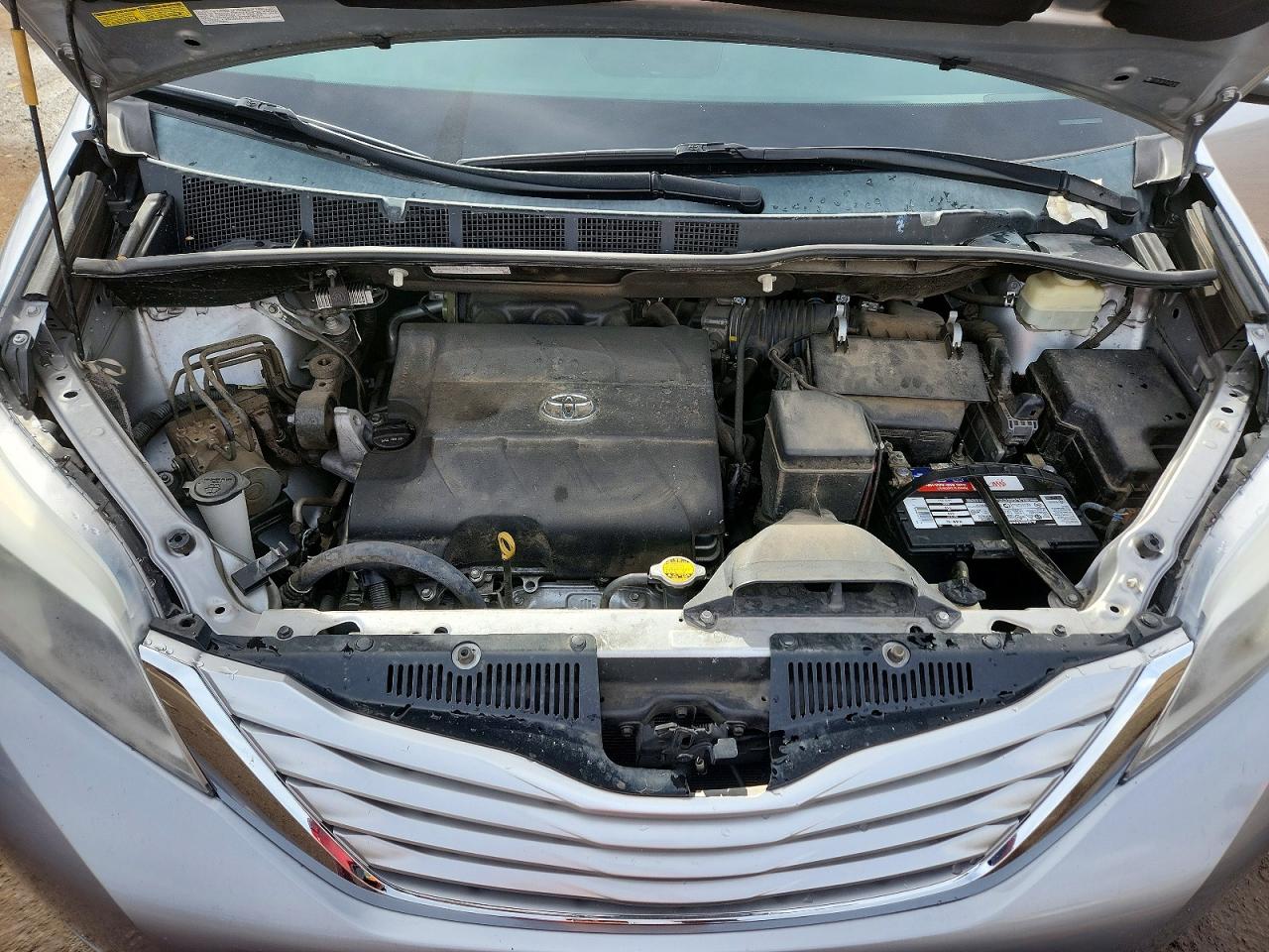 2015 TOYOTA SIENNA LIMITED 7-PASSENGER photo 12
