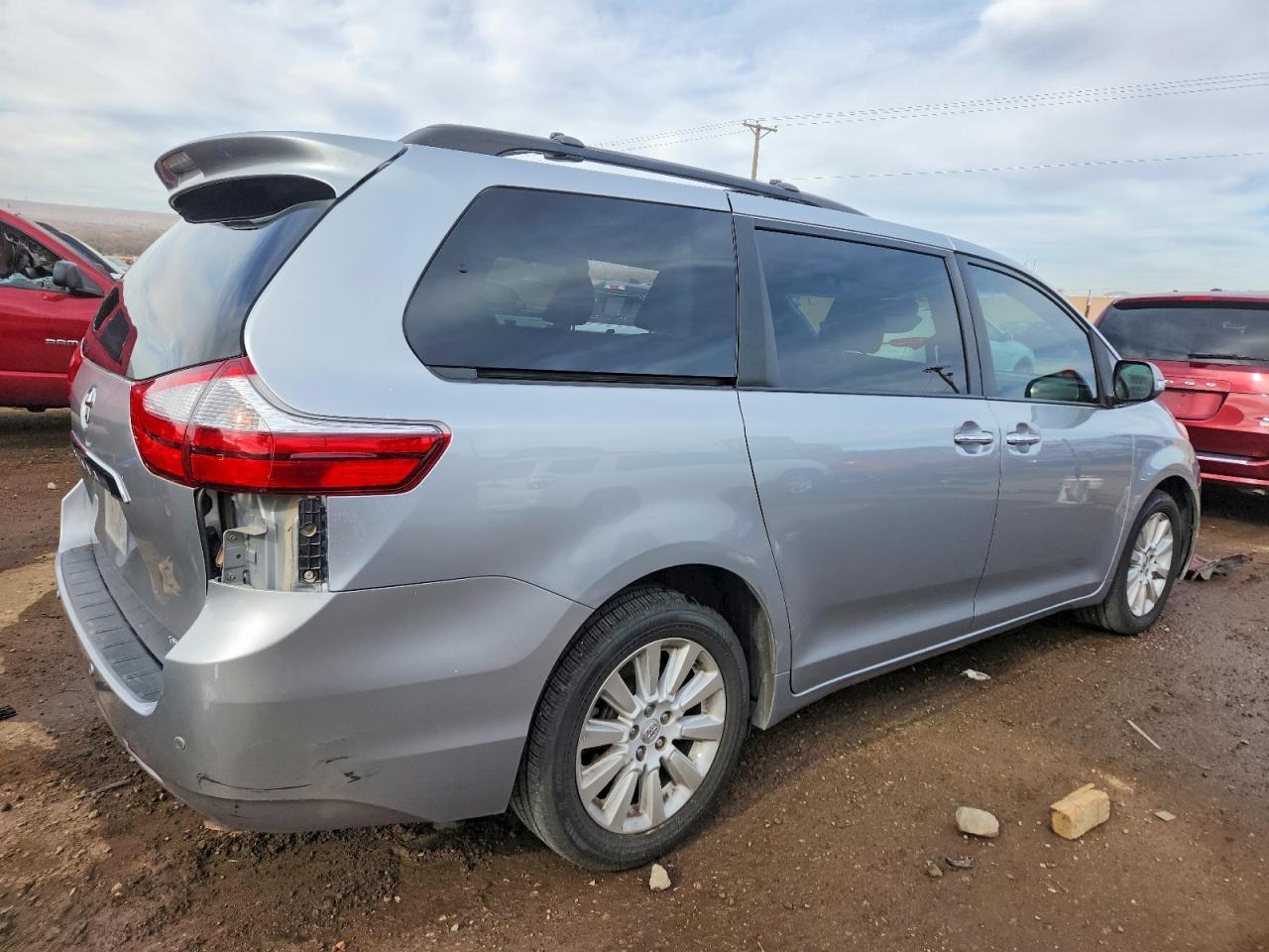 2015 TOYOTA SIENNA LIMITED 7-PASSENGER photo 3
