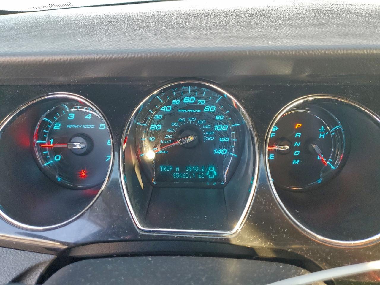 2010 FORD TAURUS LIMITED photo 9