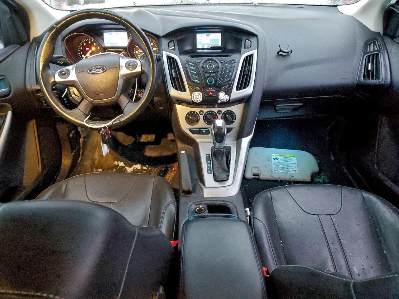 2014 FORD FOCUS SE photo 8