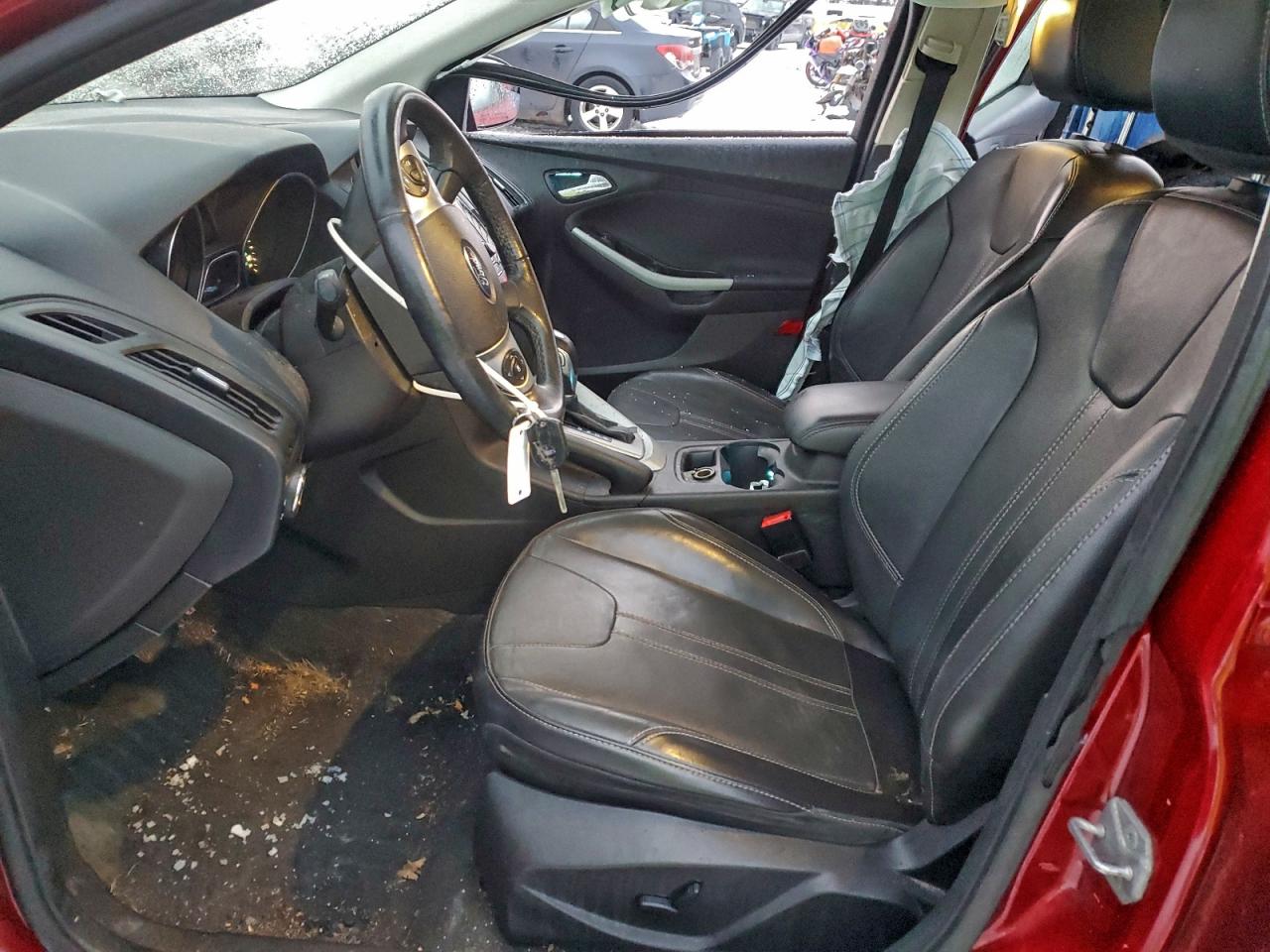 2014 FORD FOCUS SE photo 7