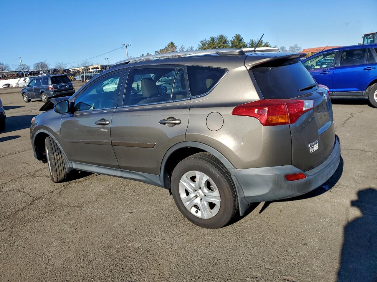 2013 TOYOTA RAV4 LE photo 2
