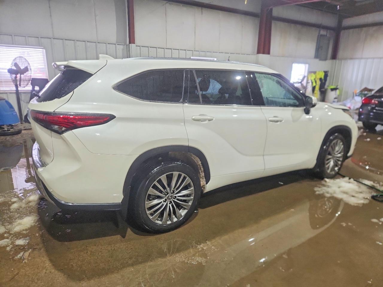 2021 TOYOTA HIGHLANDER PLATINUM photo 3