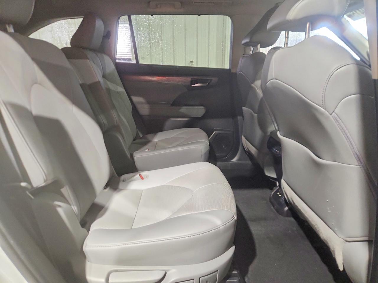 2021 TOYOTA HIGHLANDER PLATINUM photo 11