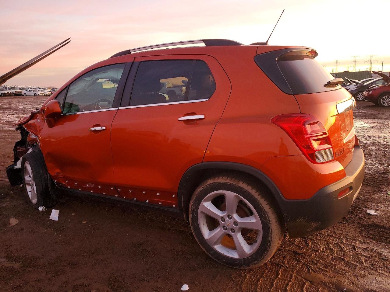 2015 CHEVROLET TRAX photo 2