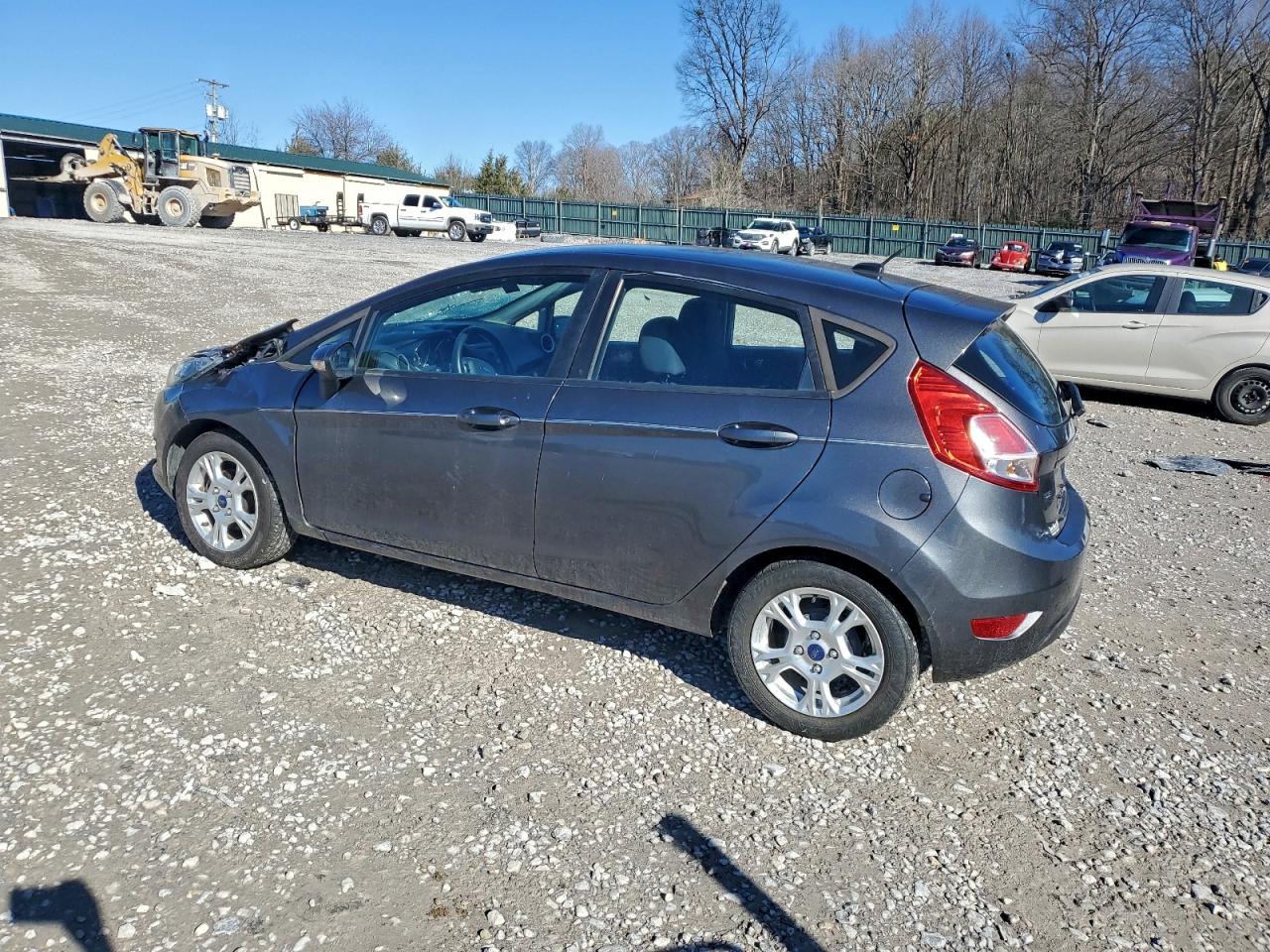 2015 FORD FIESTA SE photo 2