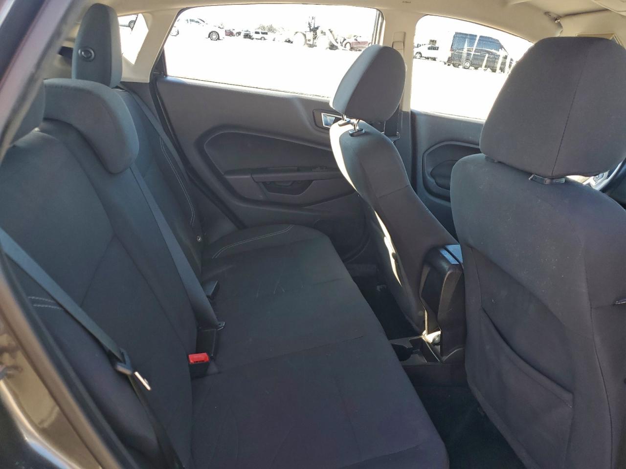 2015 FORD FIESTA SE photo 10