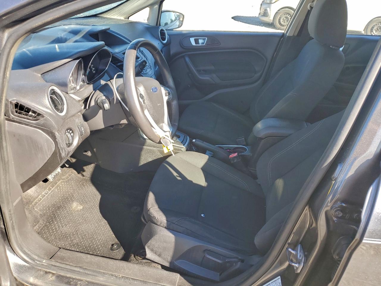 2015 FORD FIESTA SE photo 7