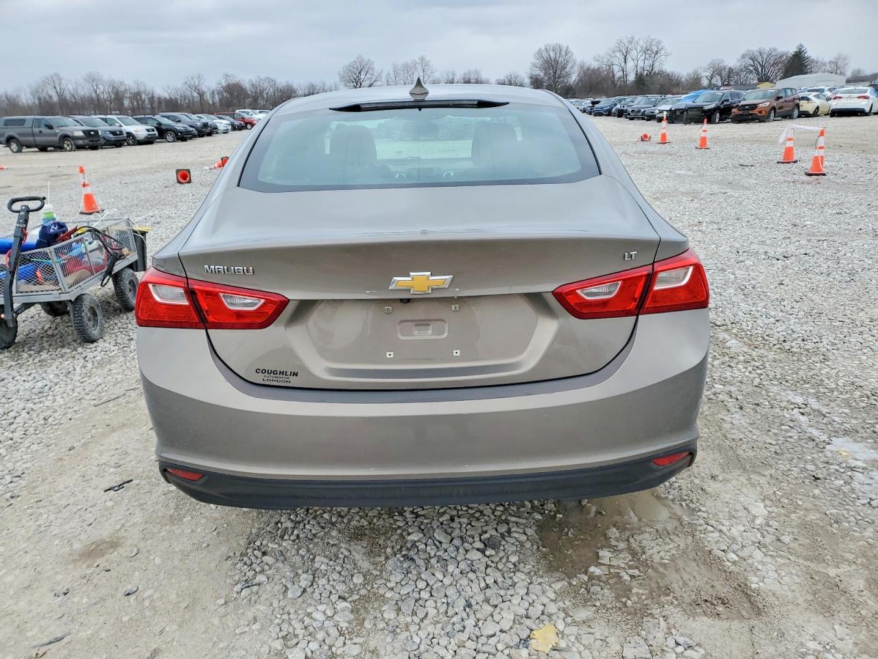 2017 CHEVROLET MALIBU LT photo 6