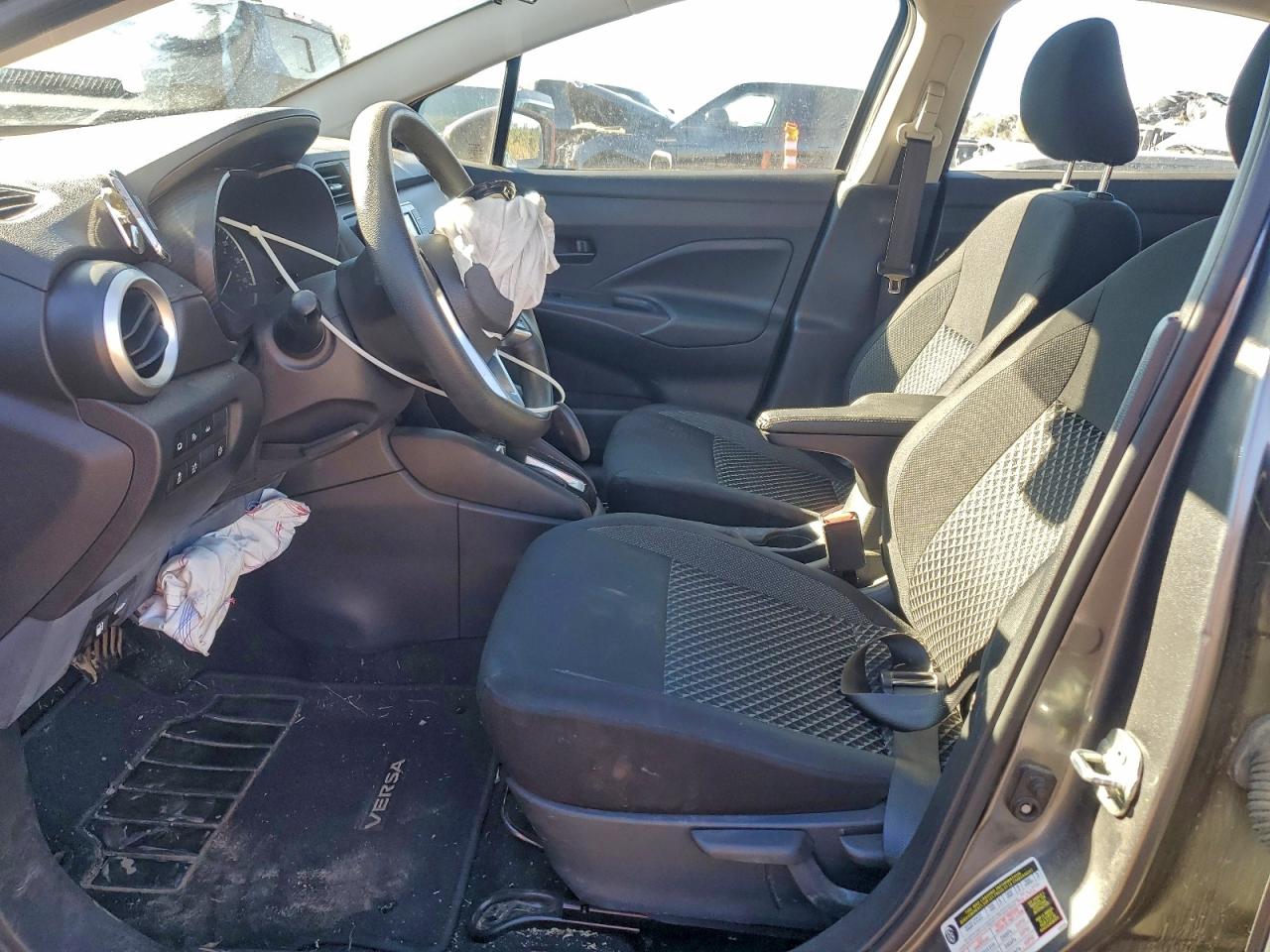 2020 NISSAN VERSA S photo 7
