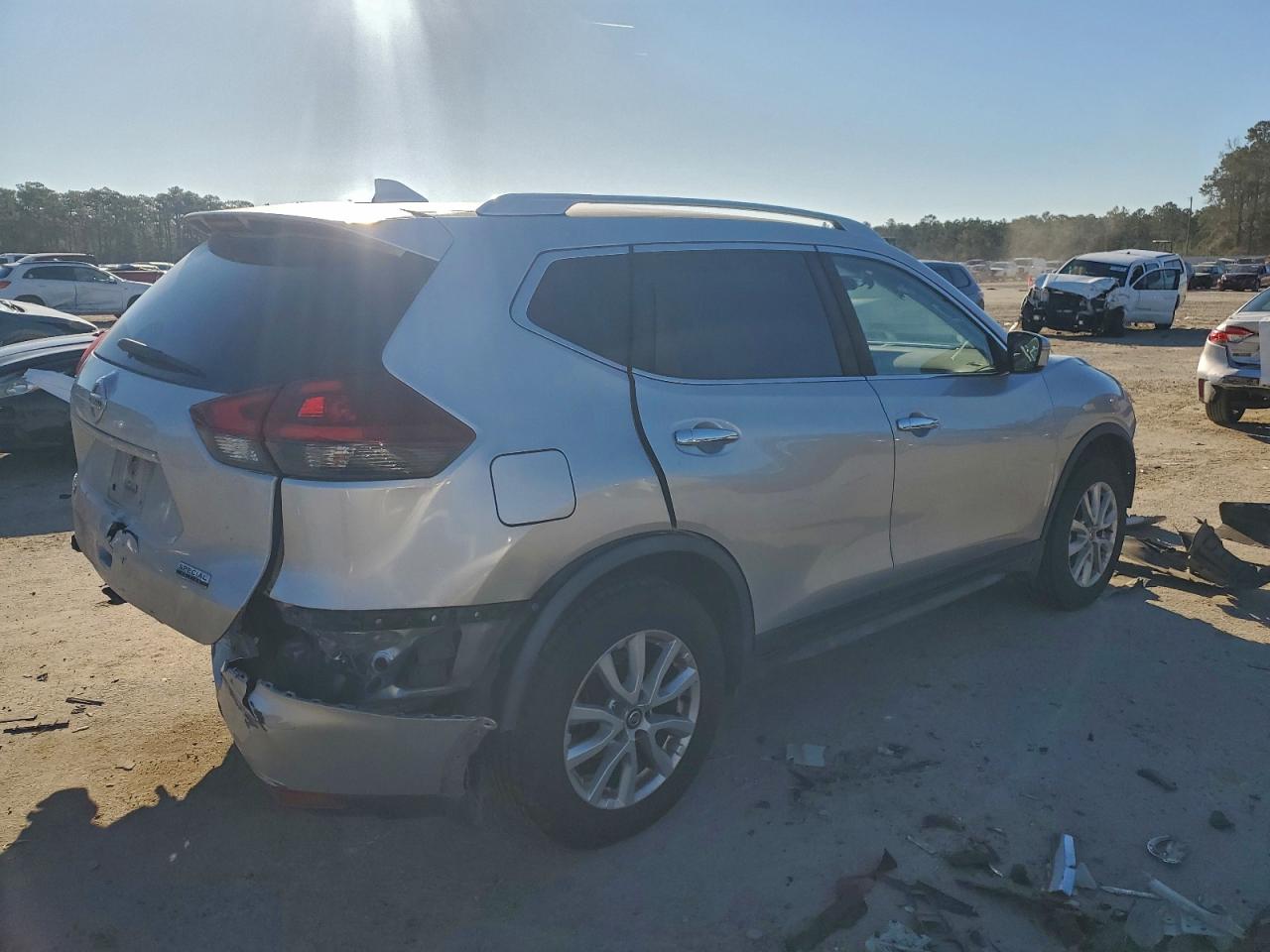 2019 NISSAN ROGUE S photo 5
