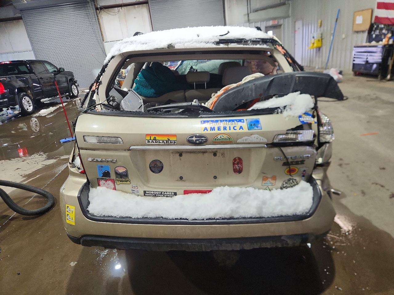 2008 SUBARU OUTBACK photo 6