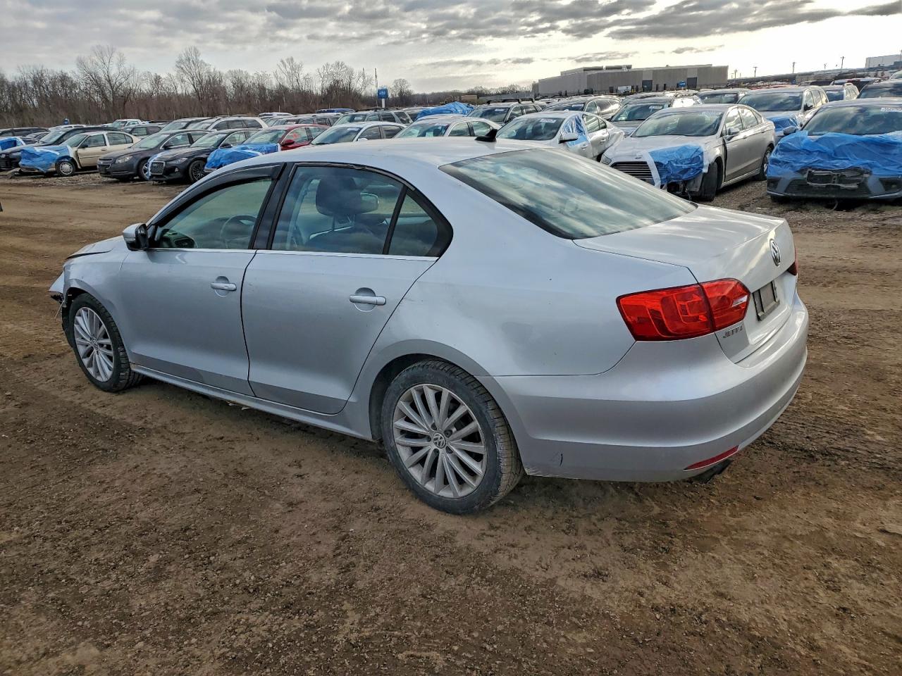2011 VOLKSWAGEN JETTA SEL photo 2