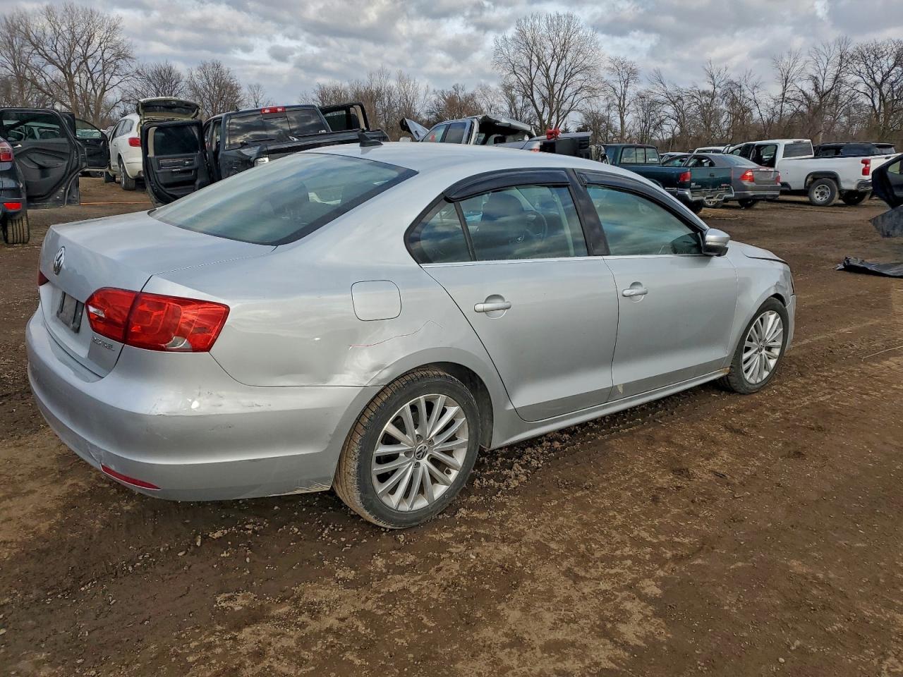 2011 VOLKSWAGEN JETTA SEL photo 3
