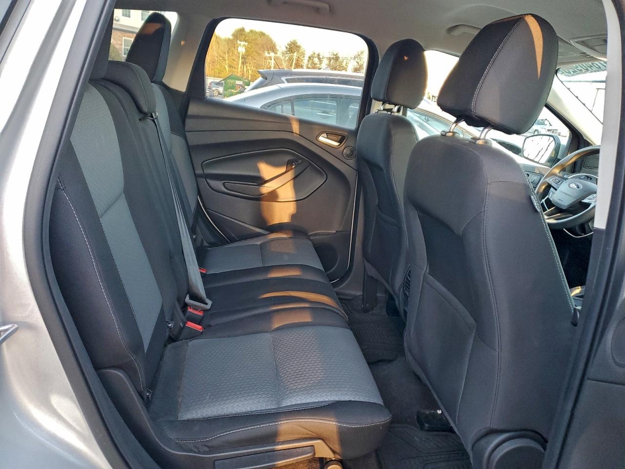 2017 FORD ESCAPE SE photo 11