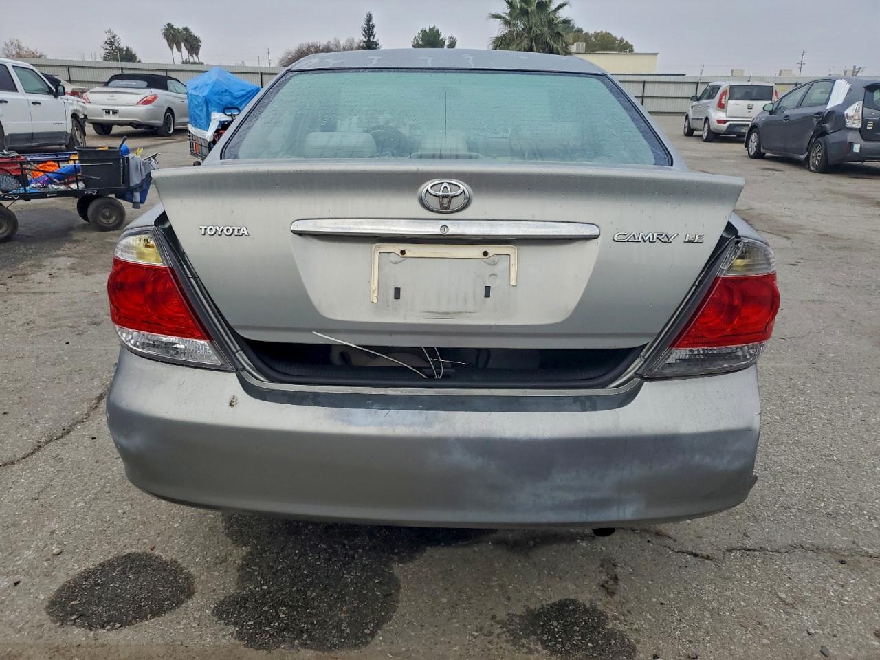 2005 TOYOTA CAMRY LE photo 6