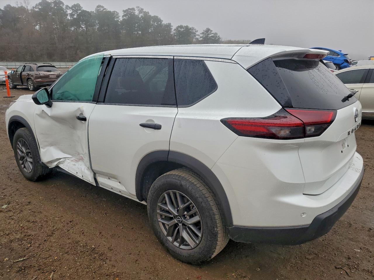 2025 NISSAN ROGUE S photo 2