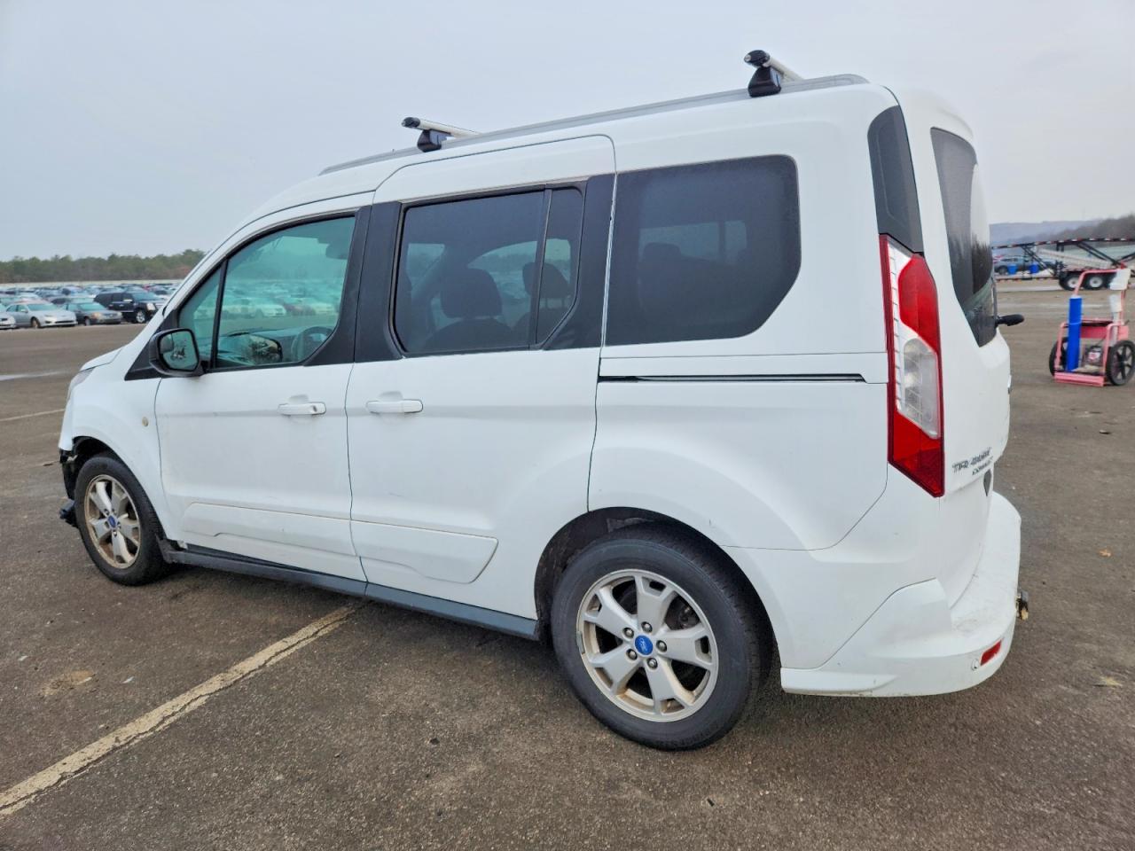 2015 FORD TRANSIT CONNECT XLT photo 2