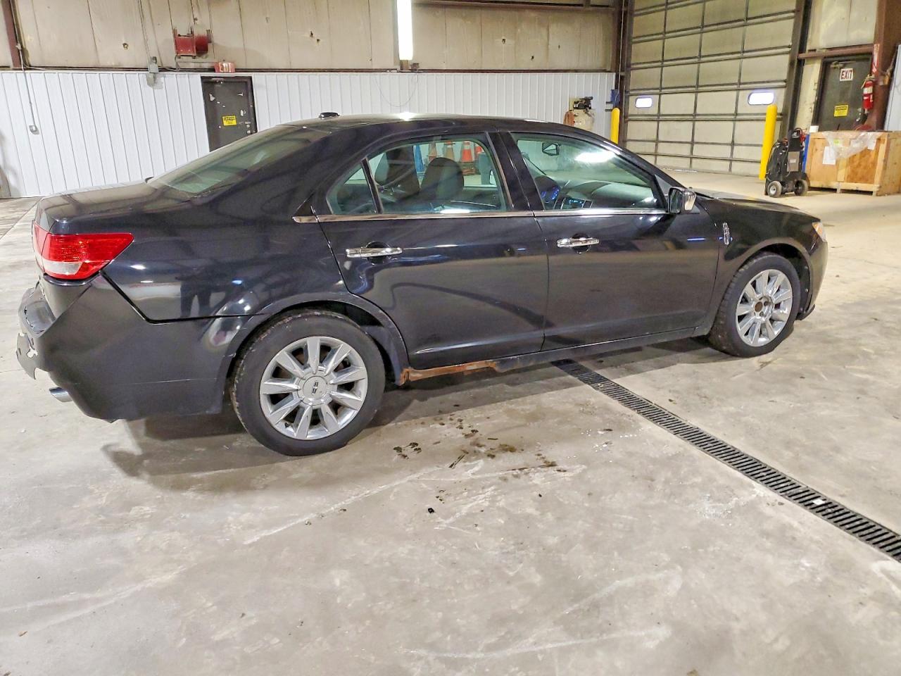 2011 LINCOLN MKZ photo 3
