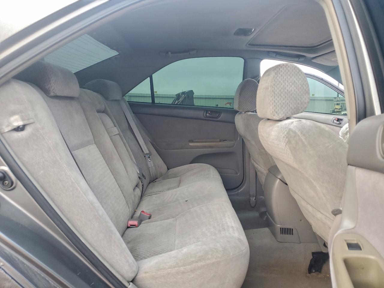 2002 TOYOTA CAMRY LE photo 10