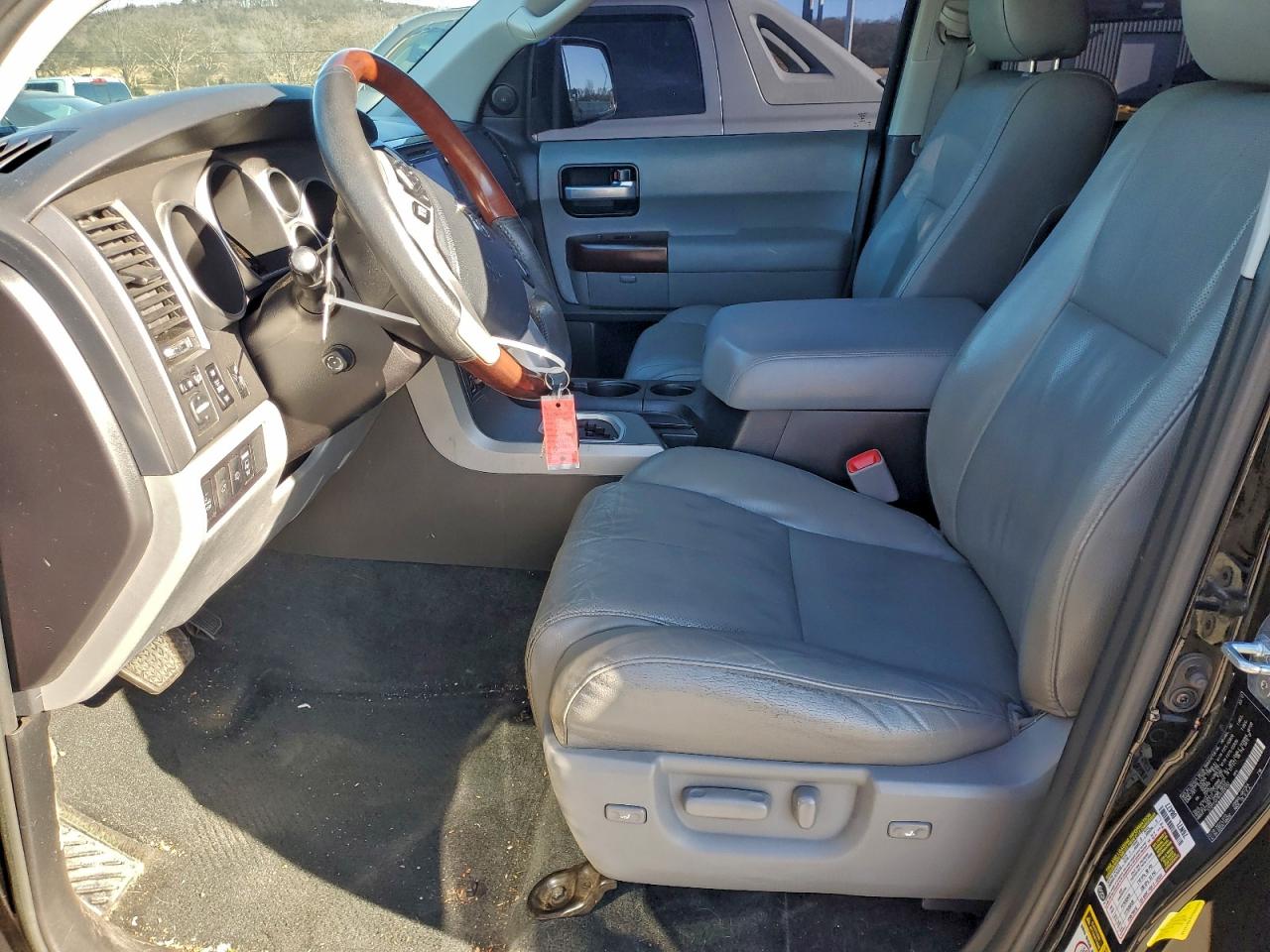 2017 TOYOTA SEQUOIA PLATINUM photo 7